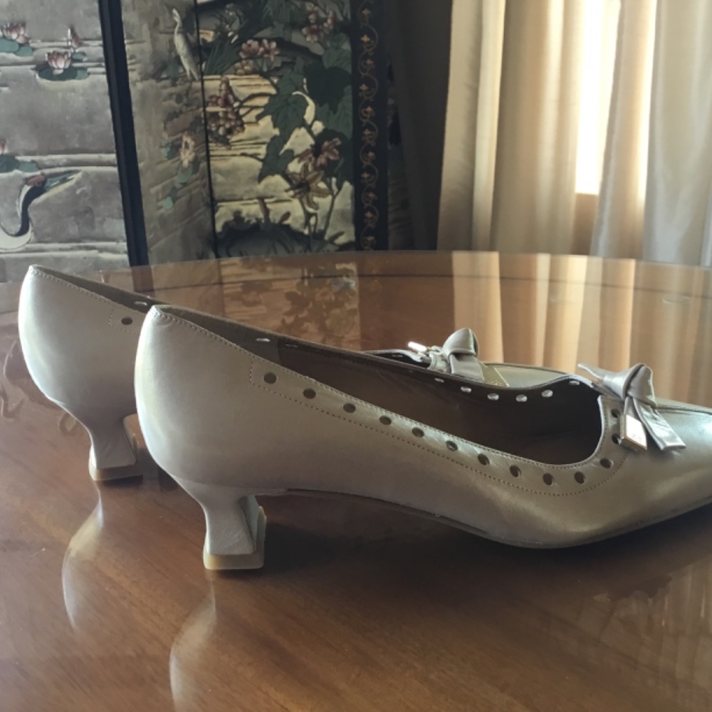 Shoes - Picture 4 of 4